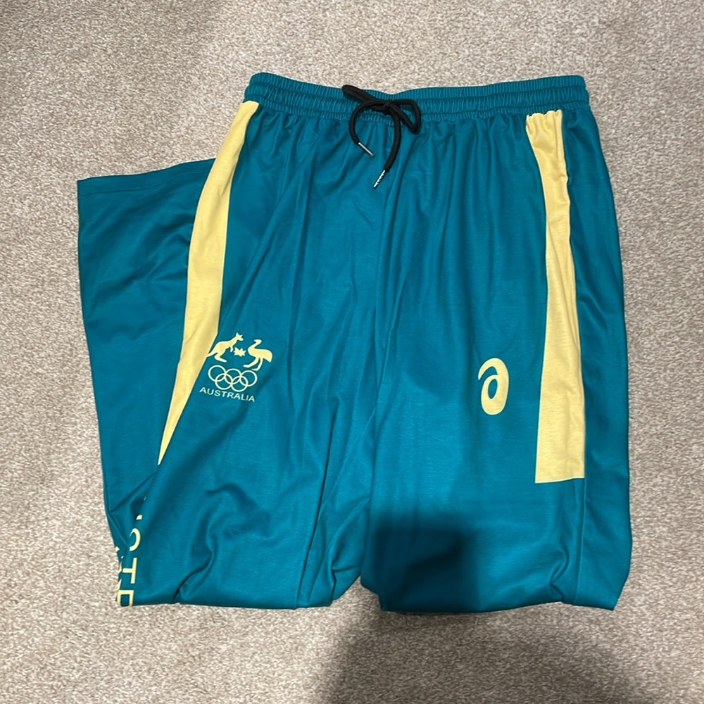 Raygun Australian breakdancer costume - Picture 4 of 4
